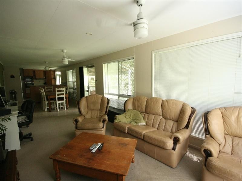 286 Middle Creek Road, Sarina QLD 4737