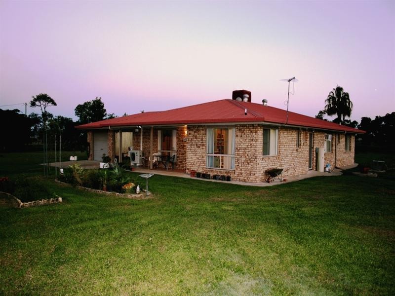 54 Hans Christian Street, Sarina QLD 4737