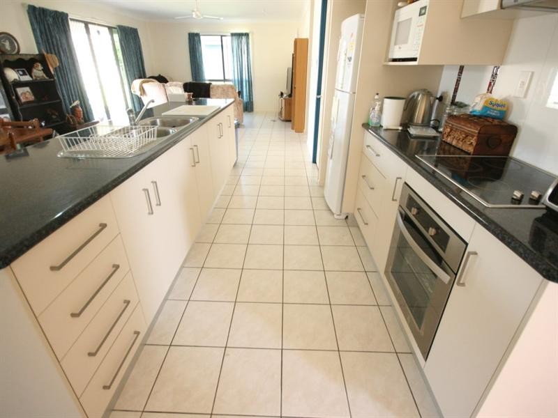 35 Deguara, Armstrong Beach QLD 4737