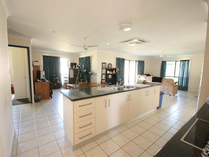 35 Deguara, Armstrong Beach QLD 4737