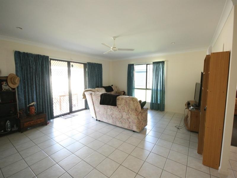 35 Deguara, Armstrong Beach QLD 4737