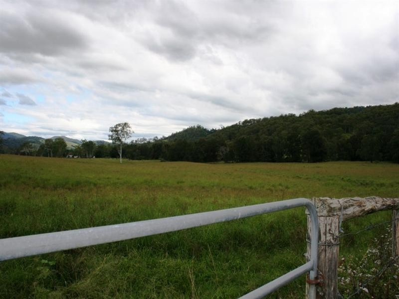 982 East Funnel Creek Road, Sarina Range QLD 4737