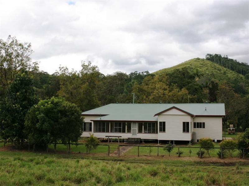 982 East Funnel Creek Road, Sarina Range QLD 4737