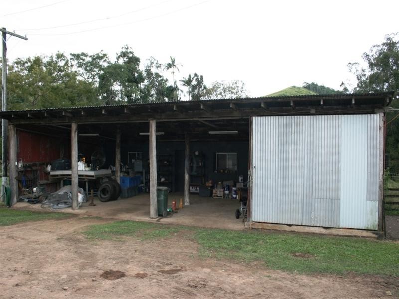 982 East Funnel Creek Road, Sarina Range QLD 4737