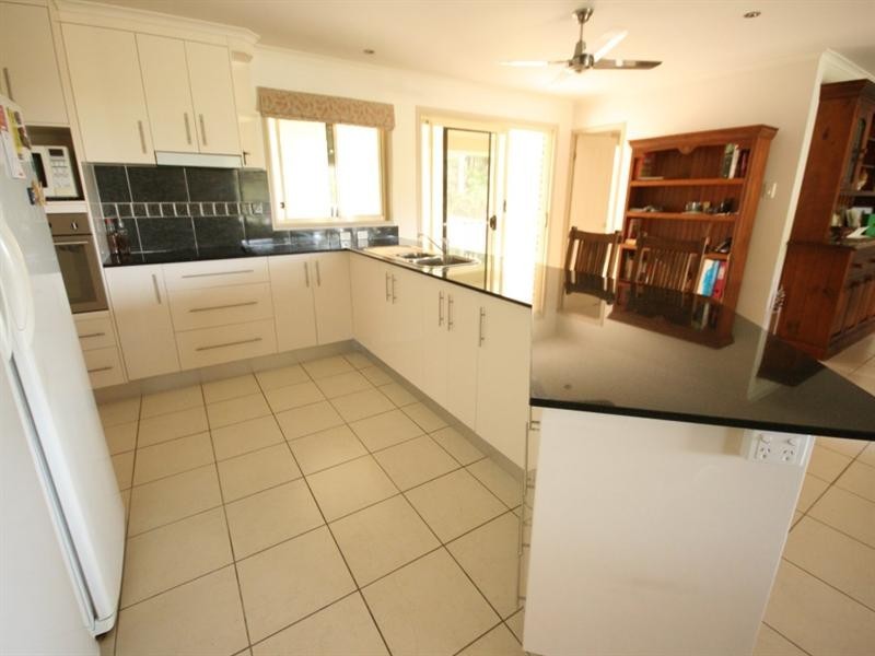 6 Mapley Court, Sarina QLD 4737