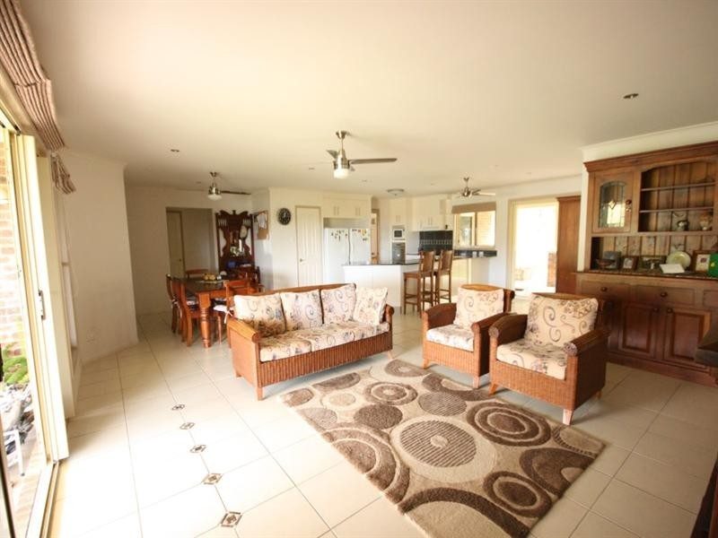 6 Mapley Court, Sarina QLD 4737