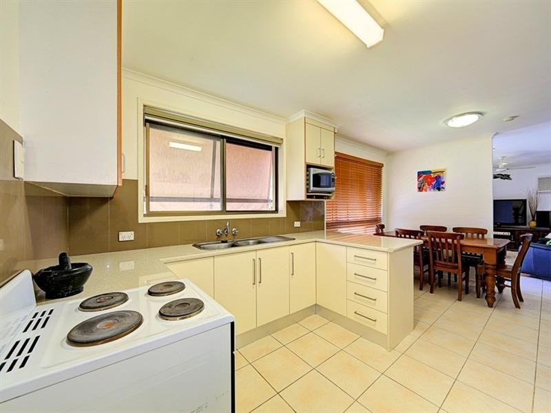 5/5 Newton Court, Bargara QLD 4670