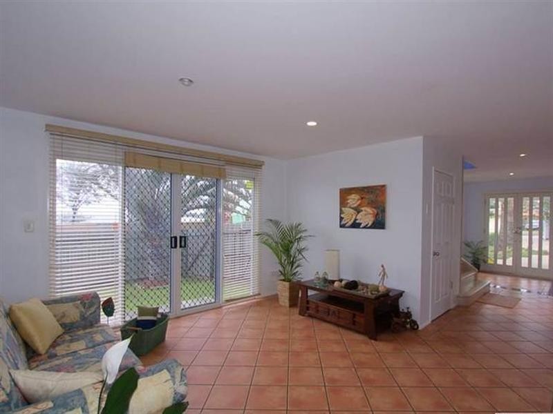 138 Barolin Esplanade, Coral Cove QLD 4670