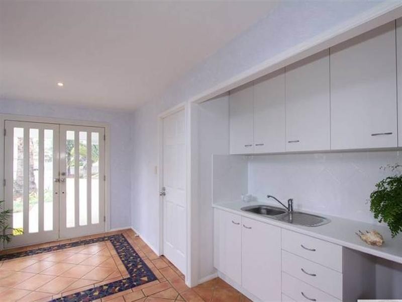 138 Barolin Esplanade, Coral Cove QLD 4670