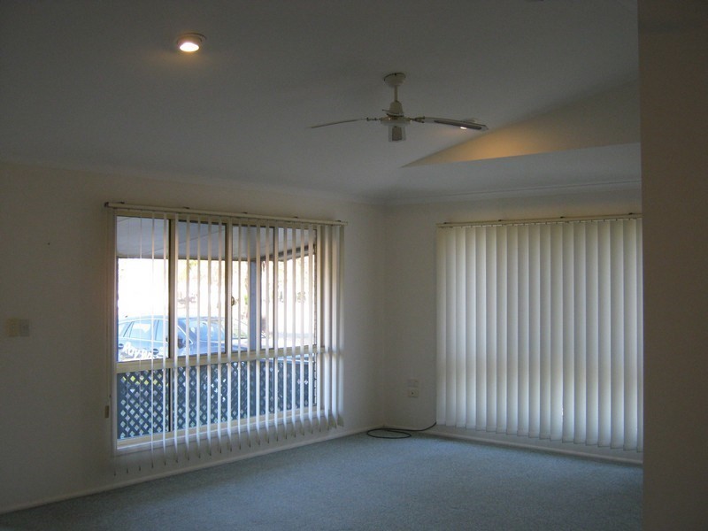 62 Bathurst, Elliott Heads QLD 4670