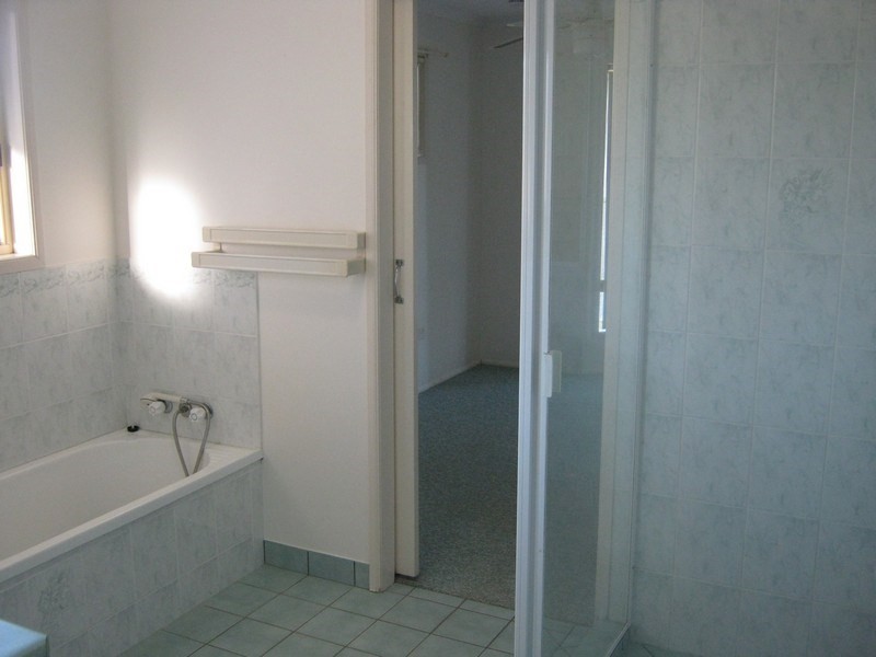 62 Bathurst, Elliott Heads QLD 4670