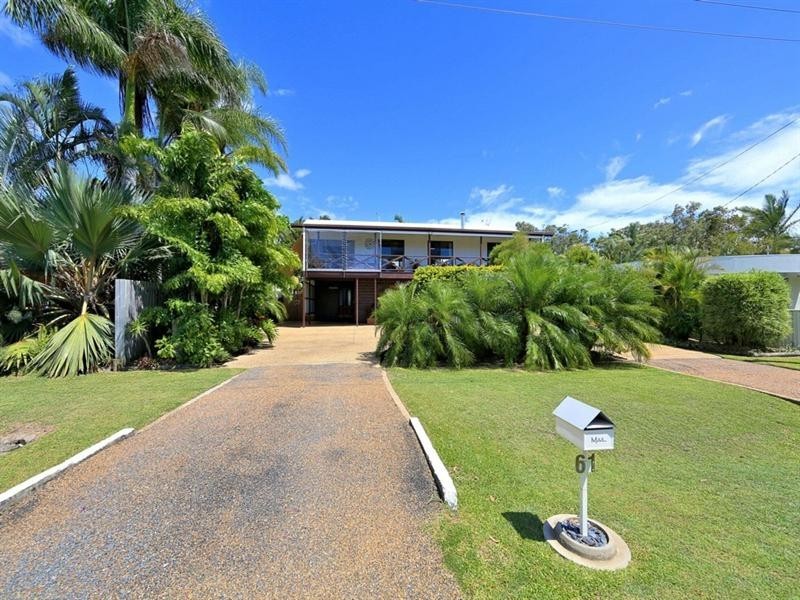 61 McIntosh Avenue, Elliott Heads QLD 4670