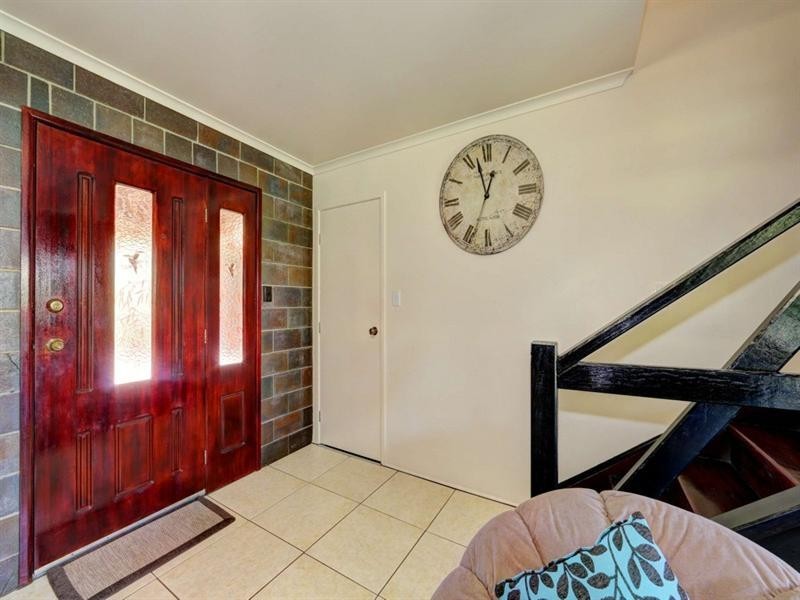 61 McIntosh Avenue, Elliott Heads QLD 4670