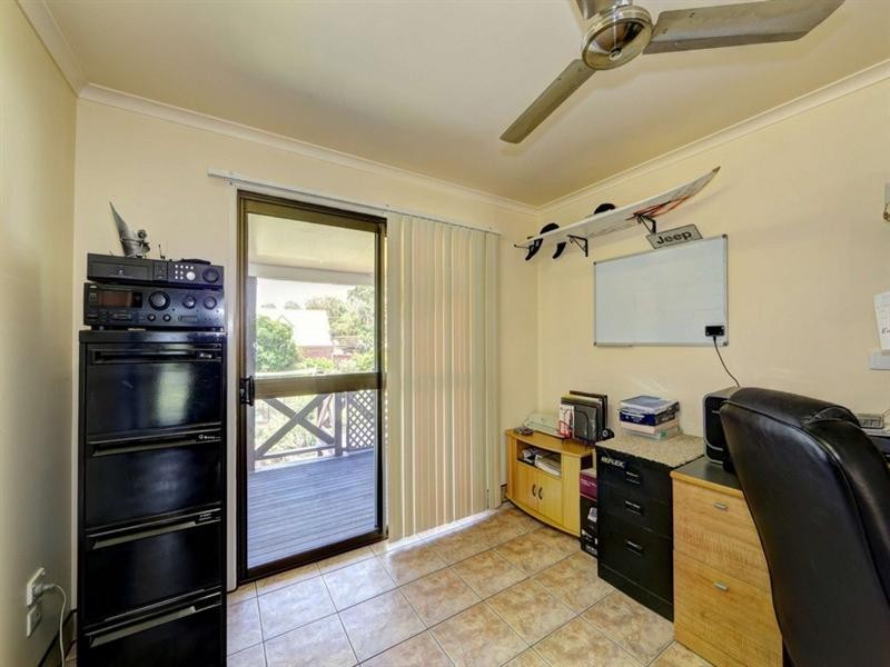 61 McIntosh Avenue, Elliott Heads QLD 4670