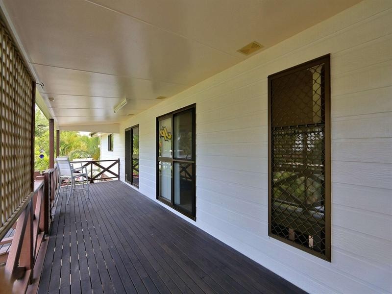 61 McIntosh Avenue, Elliott Heads QLD 4670