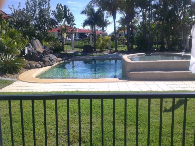 32 Pebble Beach Drive, Coral Cove QLD 4670