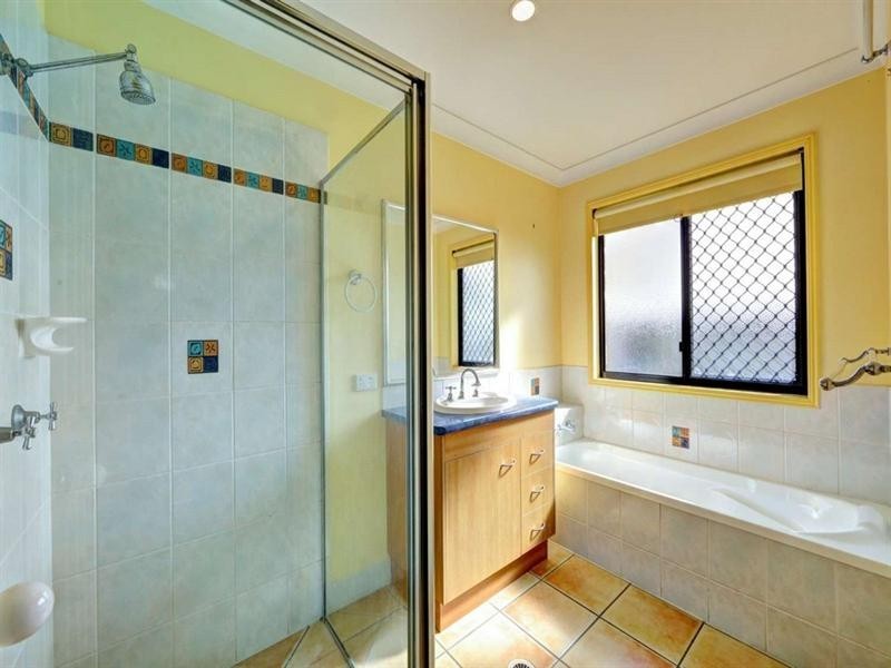 225 Barolin Esplanade, Coral Cove QLD 4670