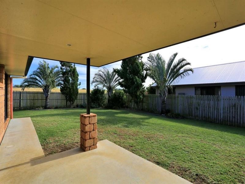 225 Barolin Esplanade, Coral Cove QLD 4670