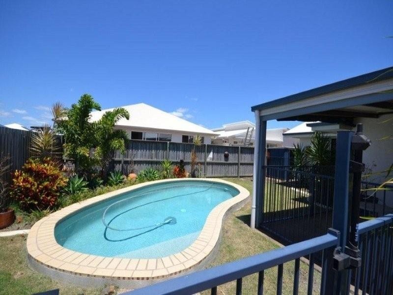 32 Explorers Way, Bargara QLD 4670