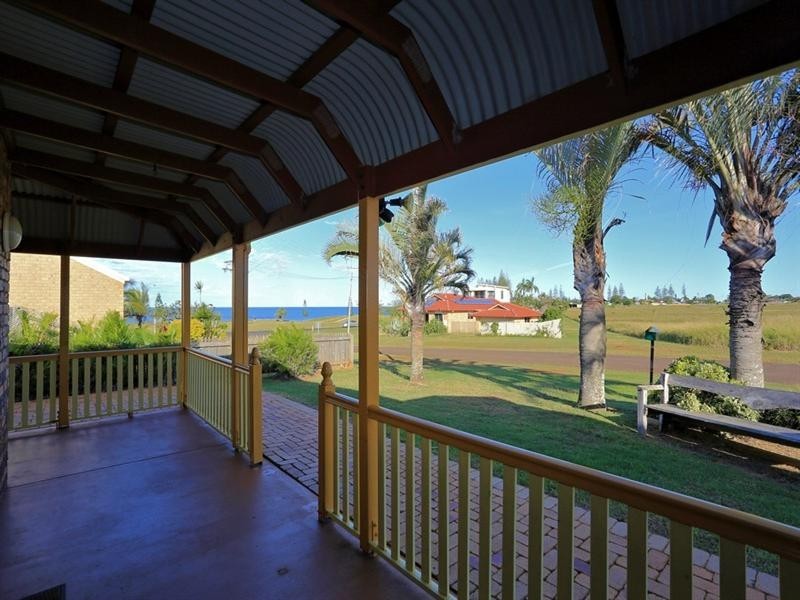 201 Atkinsons Road, Elliott Heads QLD 4670
