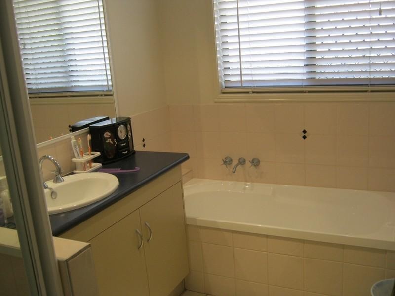 3/4 Castlereagh, Bundaberg South QLD 4670