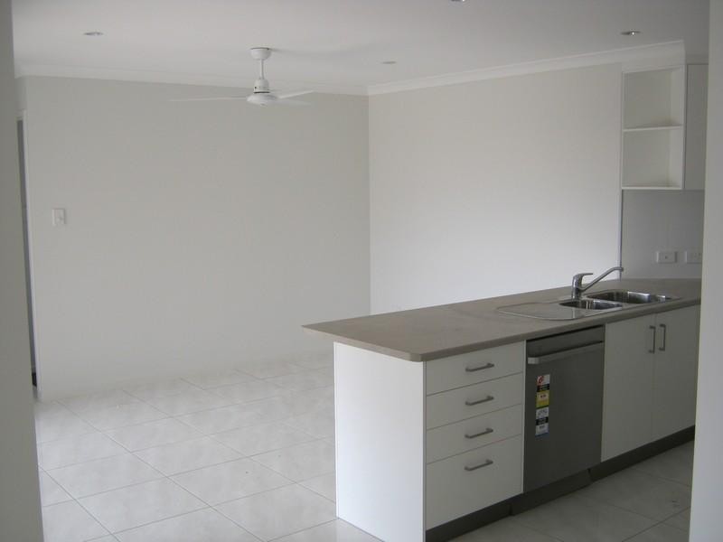 10 Shell Street, Burnett Heads QLD 4670