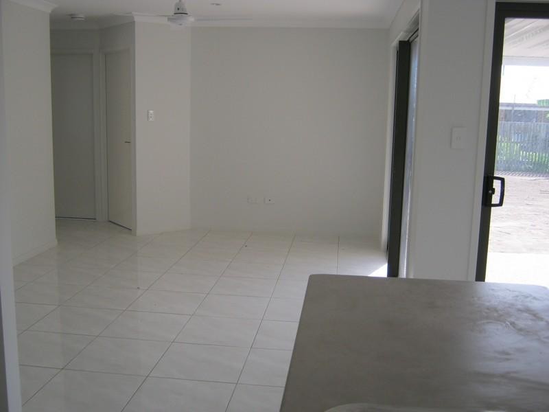 10 Shell Street, Burnett Heads QLD 4670