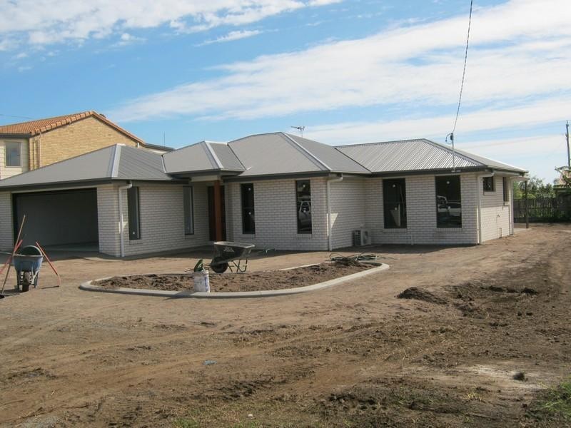 10 Shell Street, Burnett Heads QLD 4670