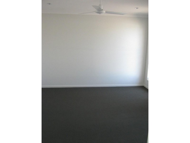 10 Shell Street, Burnett Heads QLD 4670