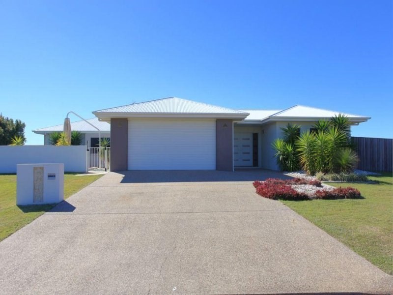 3 Tuckeroo Close, Coral Cove QLD 4670