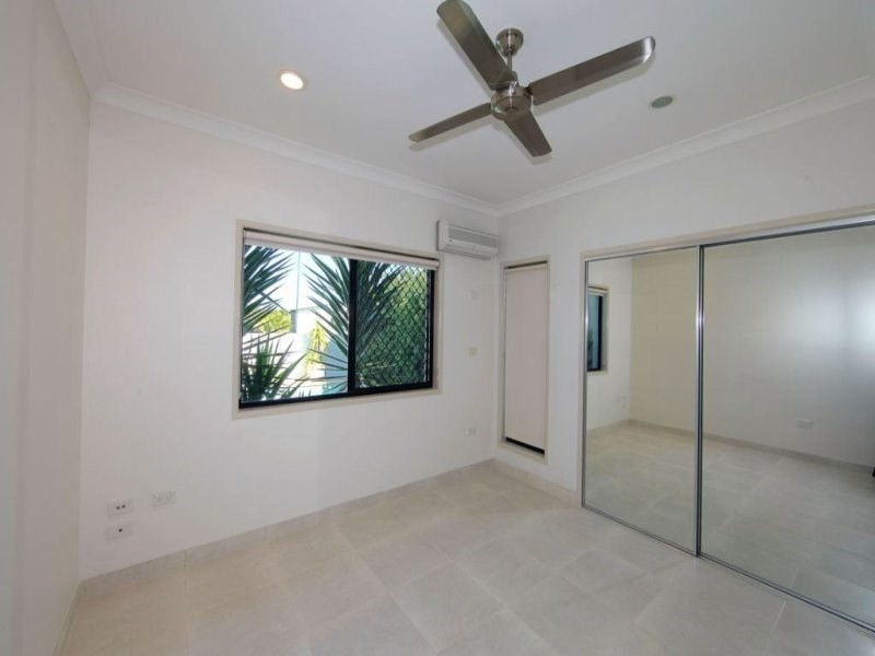 3 Tuckeroo Close, Coral Cove QLD 4670