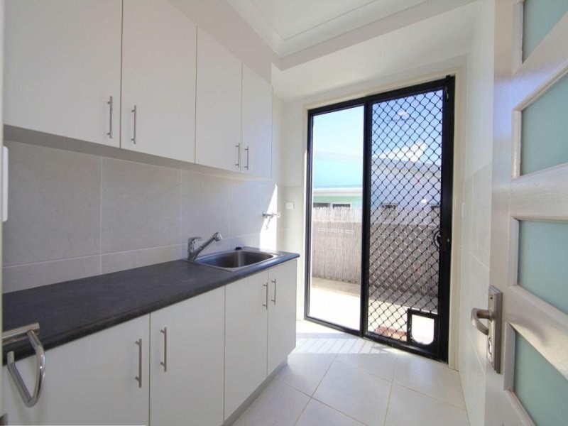 3 Tuckeroo Close, Coral Cove QLD 4670