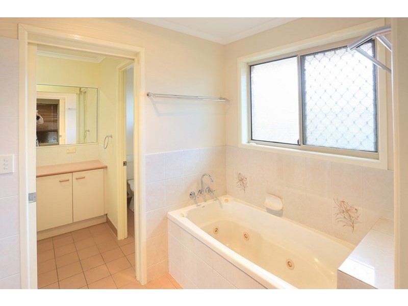 2 Wardrop Court, Svensson Heights QLD 4670