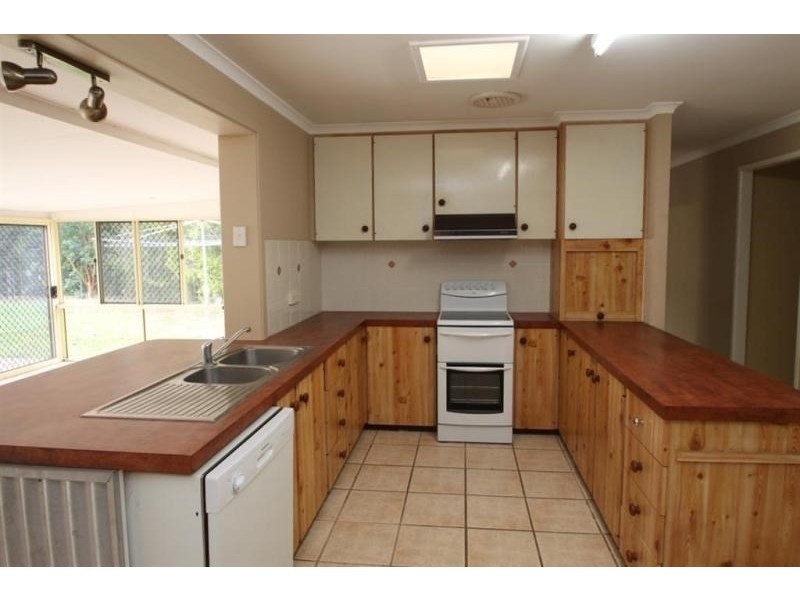 43 Sinclair Street, Avenell Heights QLD 4670