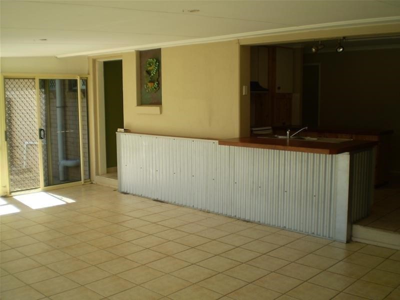 43 Sinclair Street, Avenell Heights QLD 4670