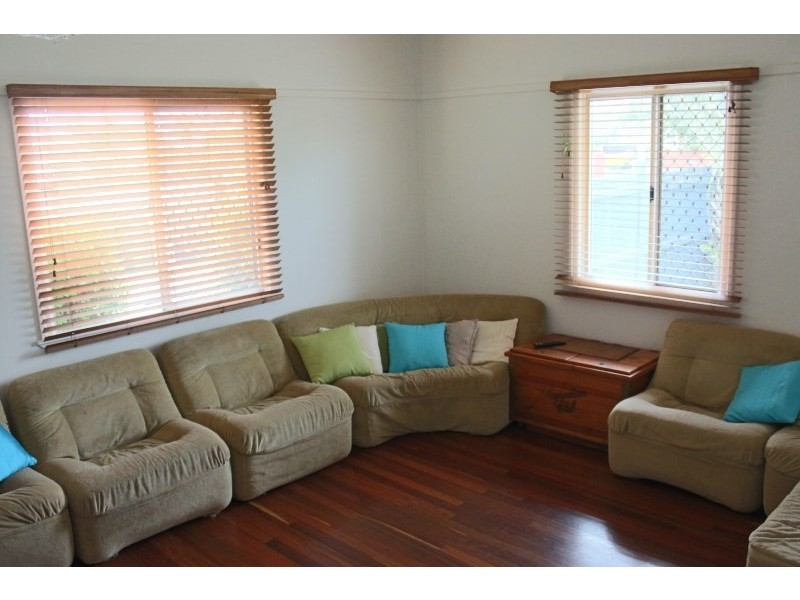 27 Wainwright Street, Svensson Heights QLD 4670