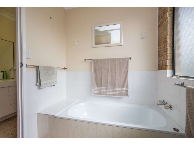 18 Hawkins Drive, Bargara QLD 4670