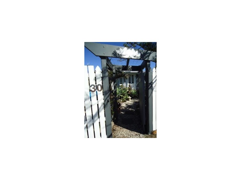 30 Bathurst Street, Elliott Heads QLD 4670