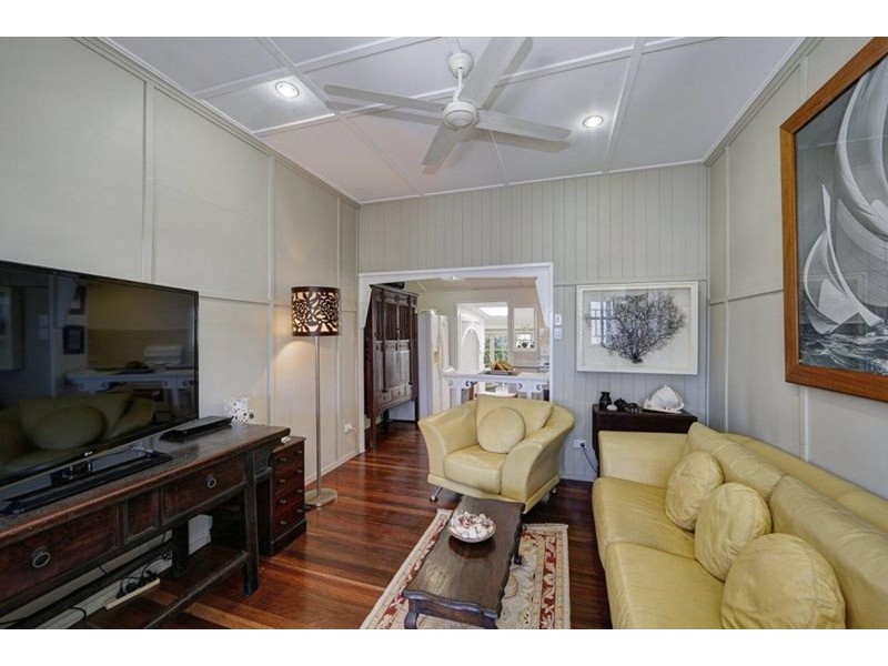 30 Bathurst Street, Elliott Heads QLD 4670