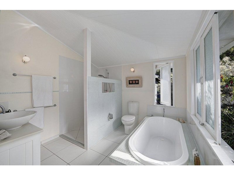 30 Bathurst Street, Elliott Heads QLD 4670