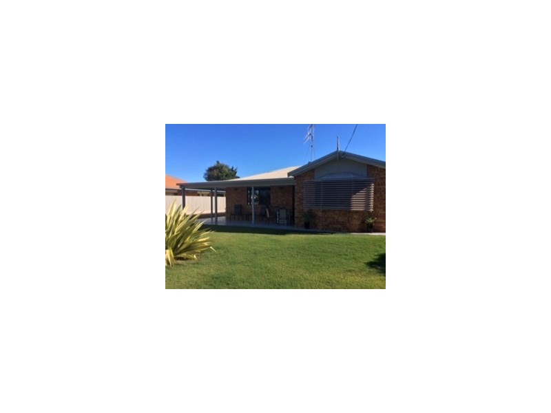 28 Nielson Avenue, Burnett Heads QLD 4670