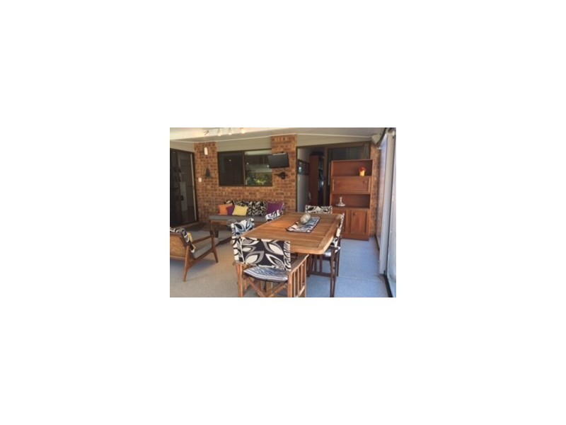 28 Nielson Avenue, Burnett Heads QLD 4670