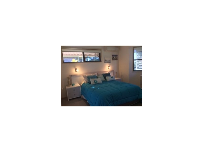 28 Nielson Avenue, Burnett Heads QLD 4670