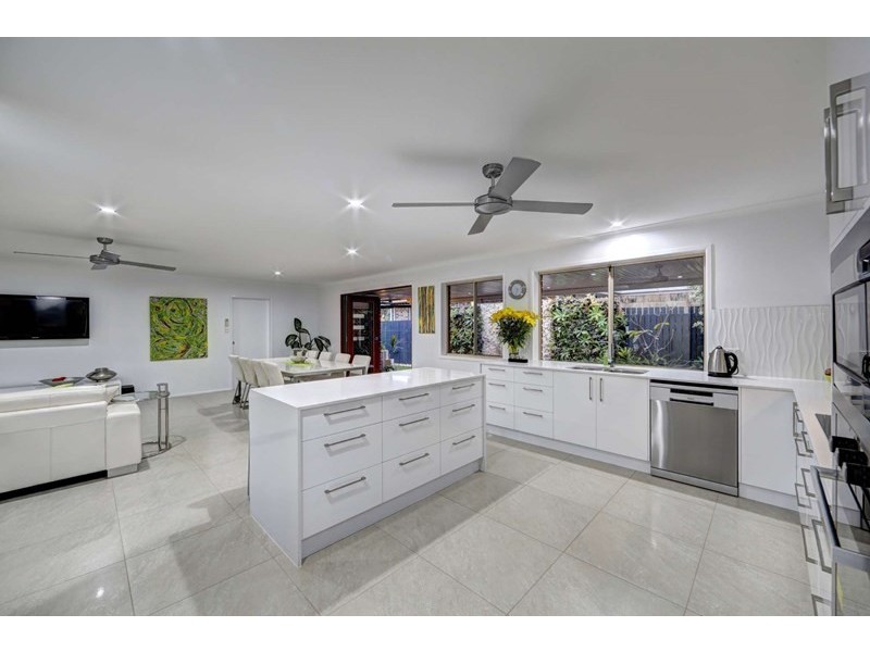 20 Fairway Drive, Bargara QLD 4670