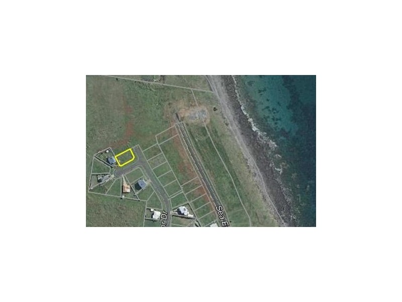 8 Dolphin Court, Elliott Heads QLD 4670