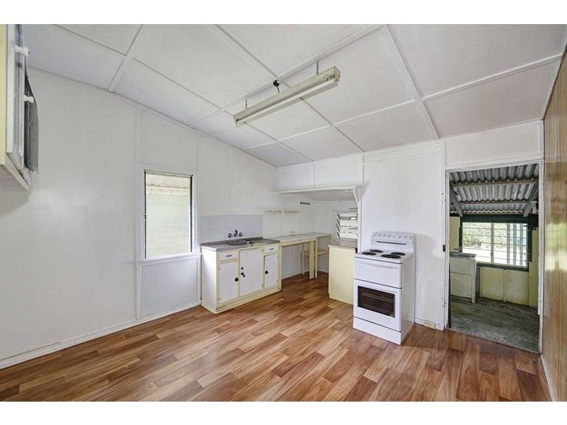 8 Lamb Street, Walkervale QLD 4670