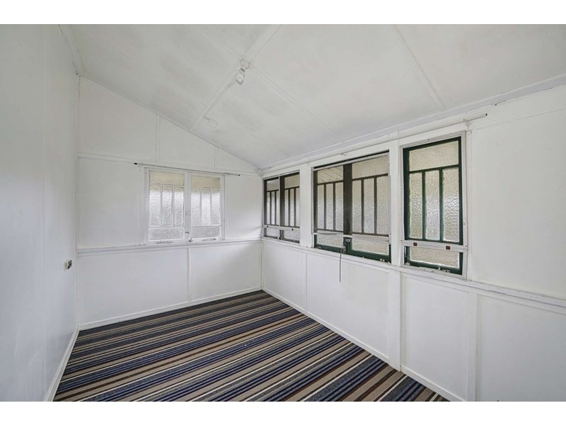 8 Lamb Street, Walkervale QLD 4670