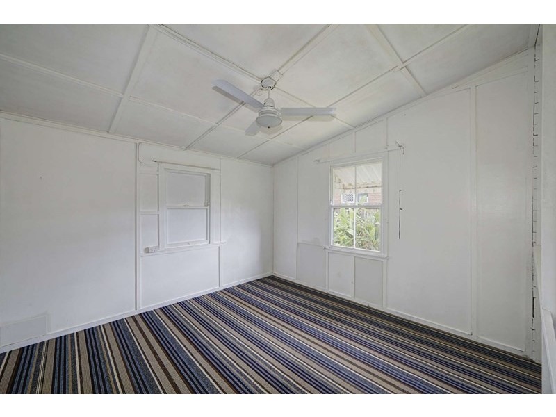 8 Lamb Street, Walkervale QLD 4670