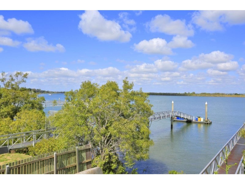 18 Corser Street, Burnett Heads QLD 4670