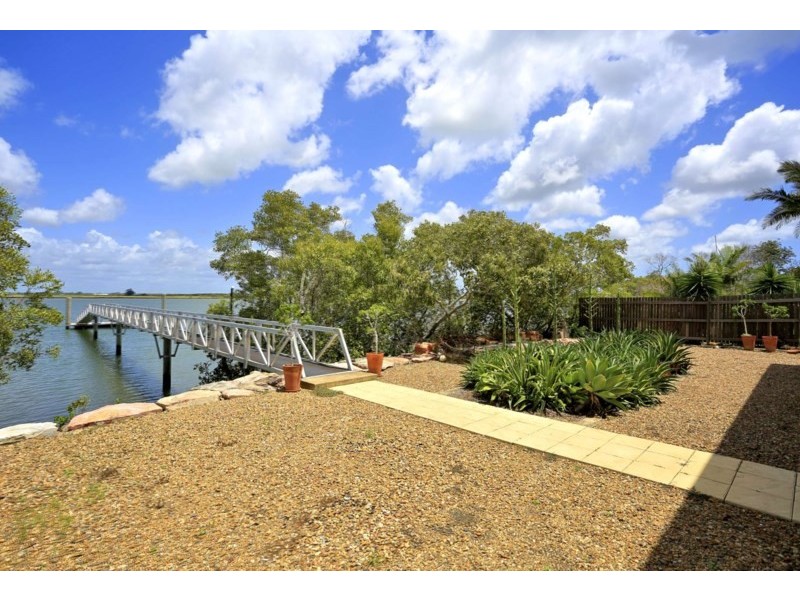 18 Corser Street, Burnett Heads QLD 4670